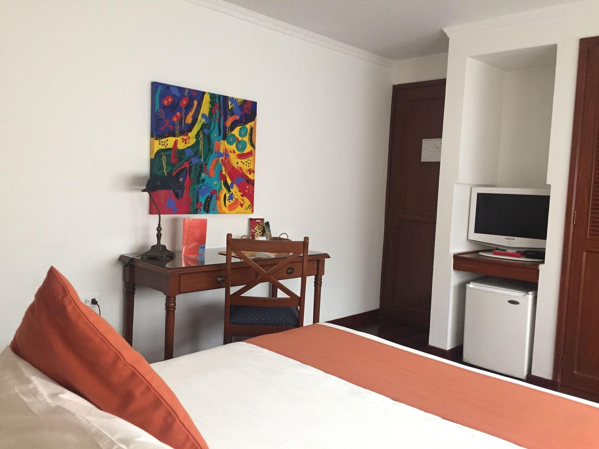 Hotel Emaus Bogotá Eksteriør bilde