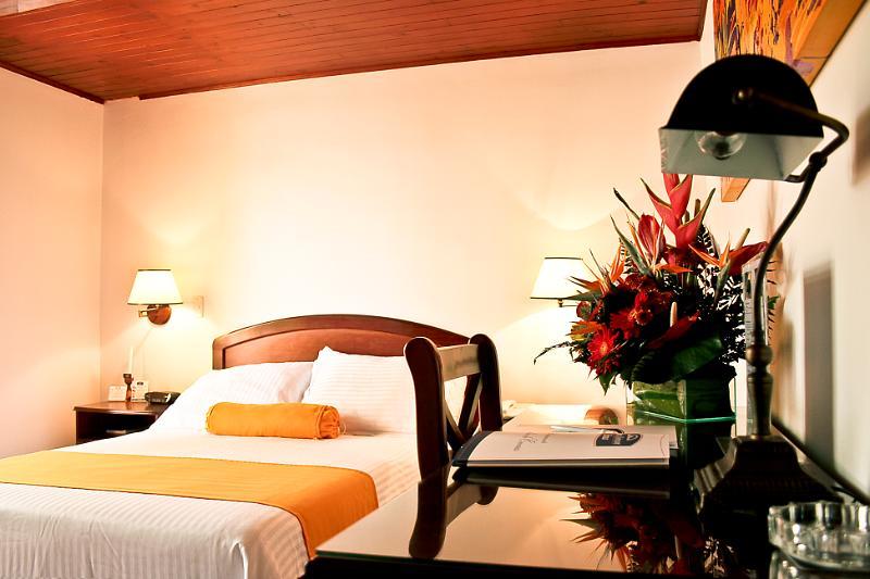 Hotel Emaus Bogotá Eksteriør bilde